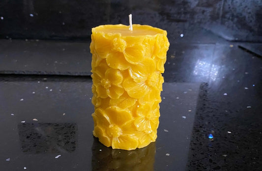 Natural 100% British Beeswax Flowery Overlap Handmade Candle 260g - Mêl Llŷn
