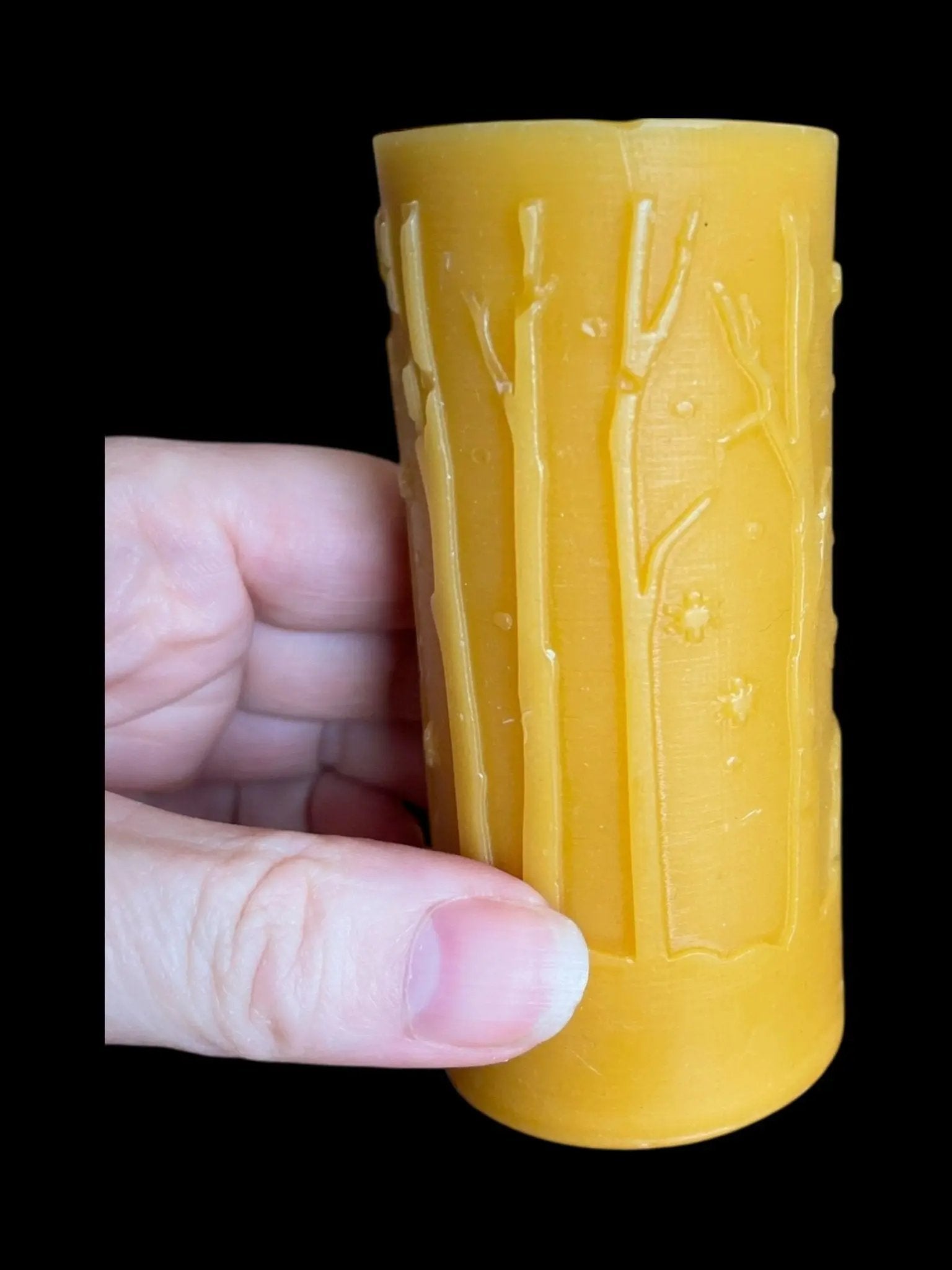 130g Christmas Scene Beeswax Candle – 19 Hour Burn - Non - Toxic - Mêl Llŷn