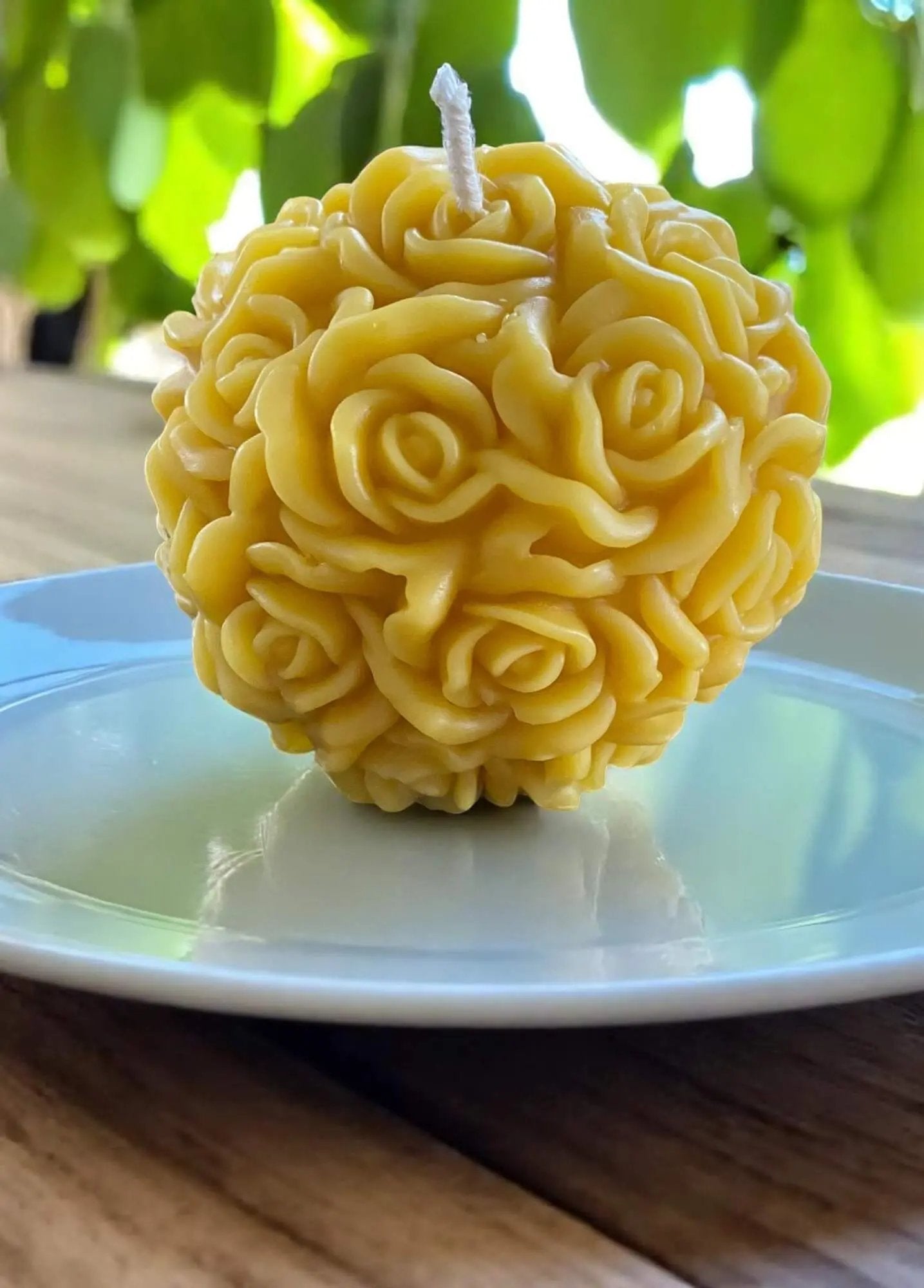 Natural 100% British Beeswax Alternative Rose Detail Candle - Mêl Llŷn